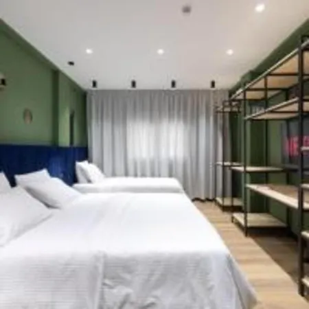 Bed & Breakfast Block 3*