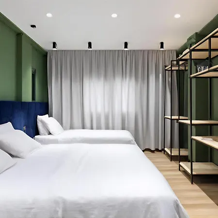 לינה וארוחת בוקר Block 3*