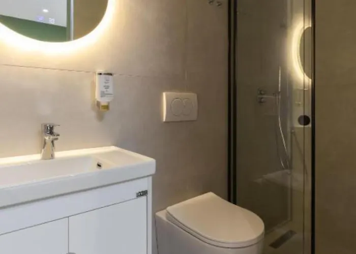 Block לינה וארוחת בוקר טיראנה