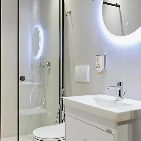 Block ベッド・アンド・ブレックファスト 3*