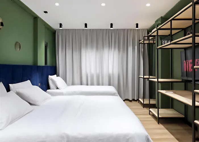 ベッド・アンド・ブレックファスト Block 3*